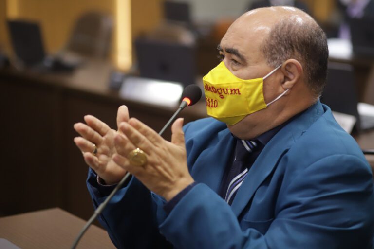 Matéria - Astro de Ogum anuncia retomada das discussões