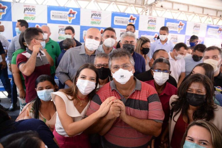 AMANDA E FLÁVIO DINOI